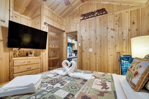 1 slaapkamer, een strijkplank/strijkijzer, beddengoed