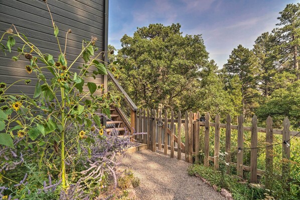 Property grounds - Charming Apt Near Palmer Lake, 14 Mi to Usafa! (Palmer Lake)