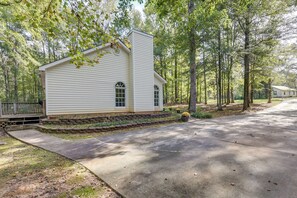 House (3 Bedrooms) | Interior - Pet-friendly Lagrange Vacation Rental w/ Deck! (LaGrange)