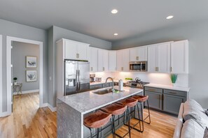 Apartment (4 Bedrooms) | Interior - Nashville Townhome w/ Rooftop Balcony & Game Room! (Nashville)