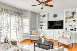 House (4 Bedrooms) | Interior - Inviting Norfolk Family Retreat: 1 Block to Beach! (Norfolk)