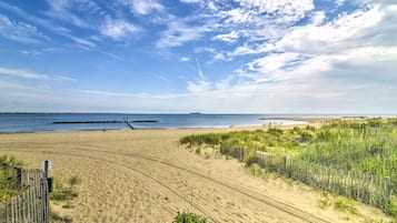 House (4 Bedrooms) | Depan hartanah