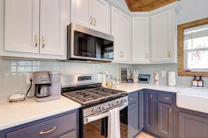 Cottage (4 Bedrooms) | Interior - 'lakeside Paradise' in Ellijay: Hot Tub, Fire Pit (Ellijay)