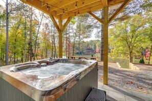 Cottage (4 Bedrooms) | Interior - 'lakeside Paradise' in Ellijay: Hot Tub, Fire Pit (Ellijay)