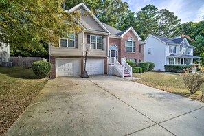 Exterior - Spacious Acworth Home w/ Deck ~ 1 Mi to Lake (Acworth)
