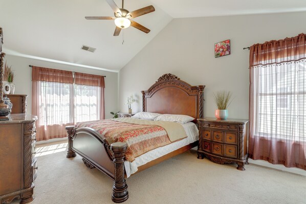 House (4 Bedrooms) | Interior