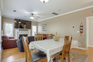 House (4 Bedrooms) | Interior