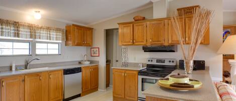 House (3 Bedrooms) | Interior