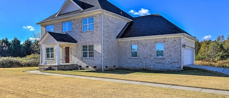 House (3 Bedrooms) | Front of property