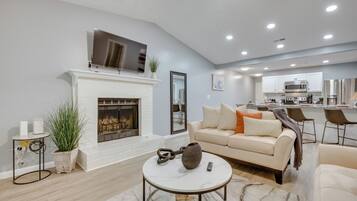 Rumah (3 Bedrooms) | Bagian depan properti