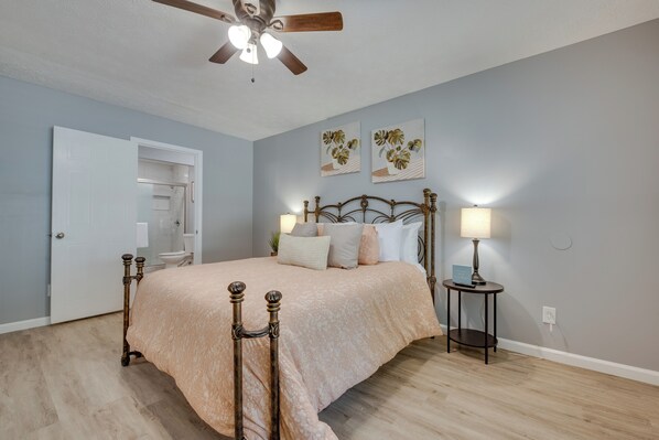 House (3 Bedrooms) | Interior - Atlanta Getaway w/ Private Yard: 3 Mi to Airport (Atlanta)