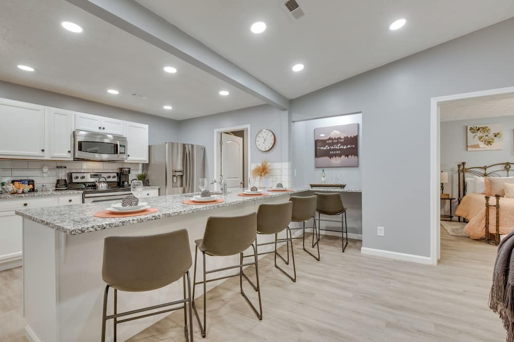 Atlanta Getaway w/ Private Yard: 3 Mi to Airport - Williamsburg Park, GA