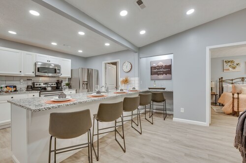 Atlanta Getaway w/ Private Yard: 3 Mi to Airport