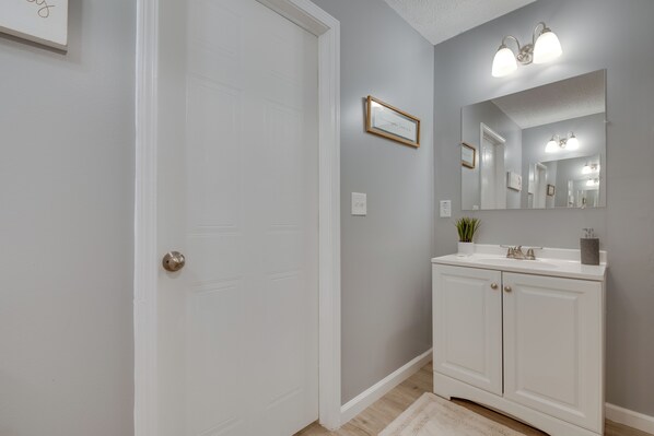 House (3 Bedrooms) | Interior - Atlanta Getaway w/ Private Yard: 3 Mi to Airport (Atlanta)