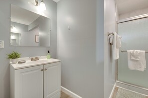 Interior - Atlanta Getaway w/ Private Yard: Near Airport (Atlanta)