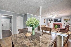 House (4 Bedrooms) | Interior