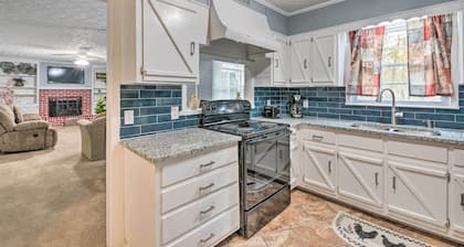 Charming Marietta Home ~ 7 Mi to Downtown!