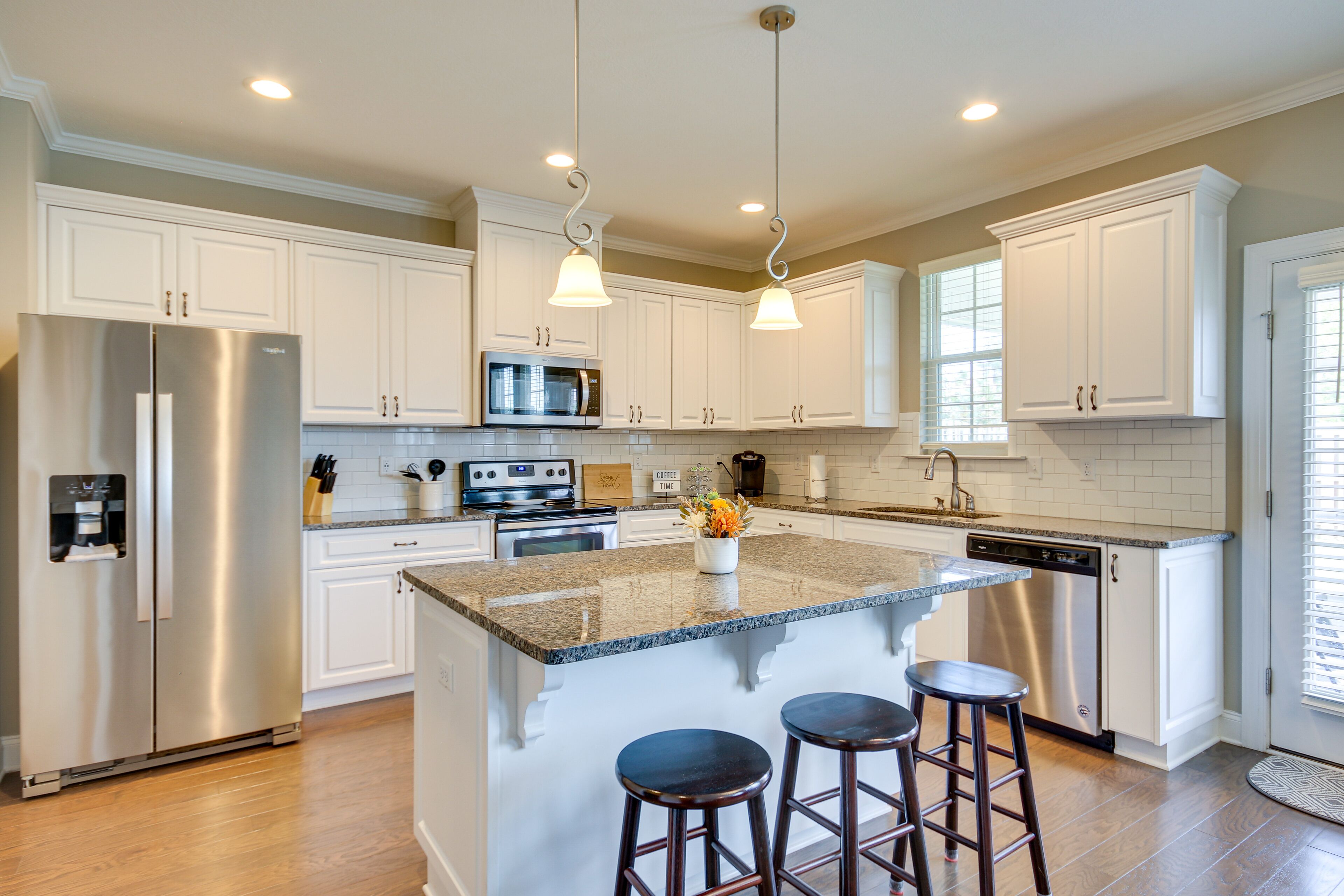 House (3 Bedrooms) | Private kitchen | Microwave, oven, stovetop, dishwasher