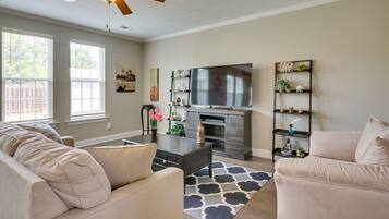 獨棟房屋 (3 Bedrooms) | 起居區 | 書籍