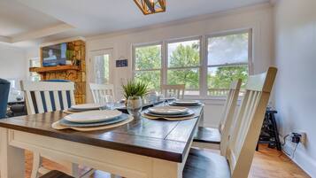 House (6 Bedrooms) | Interior