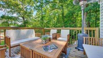 House (6 Bedrooms) | Interior