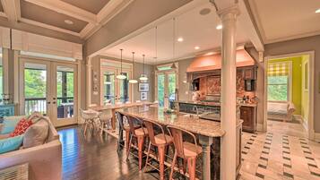 House (Multiple Bedrooms) | Bahagian dalam