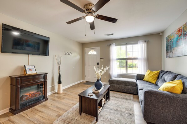 Apartment (2 Bedrooms) | Front of property