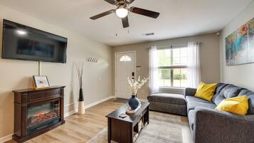 Apartment (2 Bedrooms) | Front of property