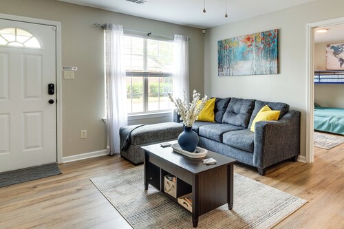 Cozy Georgia Abode w/ Patio & Grill, Near Golfing!