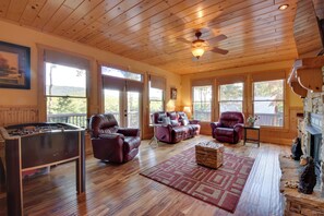 單棟房屋 (5 Bedrooms) | 內部