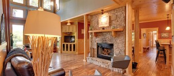 Ellijay Cabin Rental w/ Hot Tub + Mountain Views!