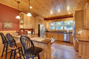 單棟房屋 (5 Bedrooms) | 內部