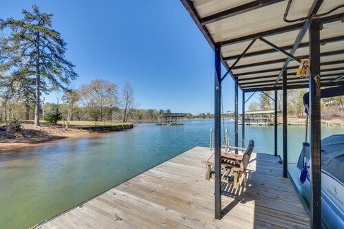 Georgia Getaway w/ 2-story Dock By Lake Hartwell