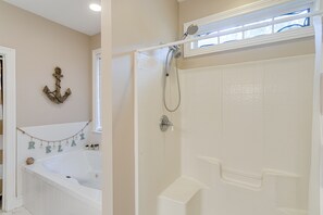 House (3 Bedrooms) | Bathroom - St Simons Island Vacation Rental: 5 Mi to Beach! (St. Simons Island)