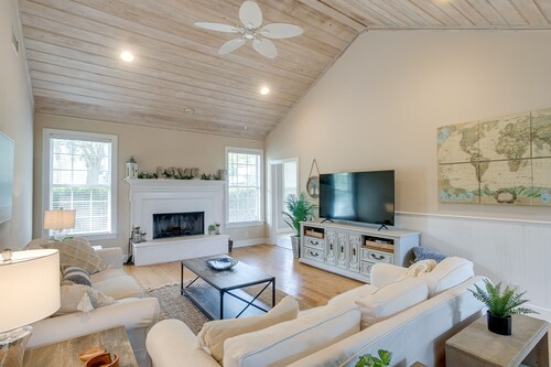 St Simons Island Vacation Rental: 5 Mi to Beach!