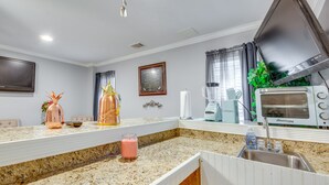 Interior - Cozy Georgia Apartment Near Theme Parks & Hiking! (Powder Springs)