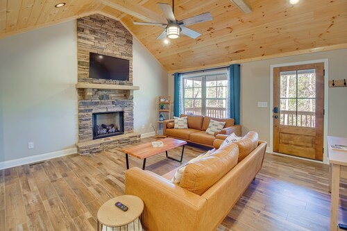 Modern Ellijay Cabin Rental w/ Outdoor Fireplace