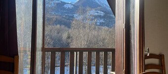 LES Ecrins. Spacieux T2 Proche des Stations de Puy St Vincent et de Pelvoux
