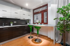 Living room - City Apartment by Renters (Warsaw)