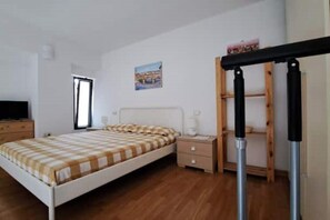 1 sovrum, strykjärn/strykbräda, wi-fi och sängkläder