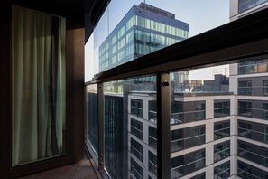 Balcony - Royal Mennica Residence LUX by Renters (Warsaw)