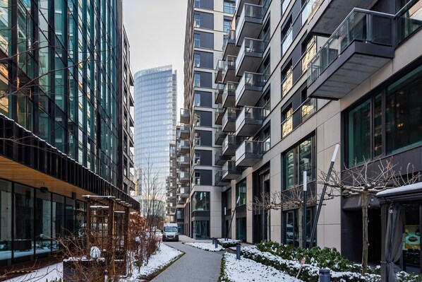 Exterior - Royal Mennica Residence LUX by Renters (Warsaw)