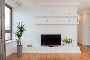 Apartment, 2 Bedrooms, Balcony | Living room