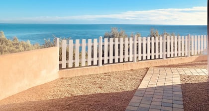 Maison Spacieuse et Sereine Avec vue Imprenable sur la mer