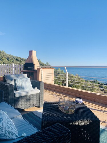 Maison Spacieuse et Sereine Avec vue Imprenable sur la mer