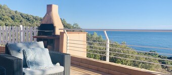 Maison spacieuse et sereine avec vue imprenable sur la mer