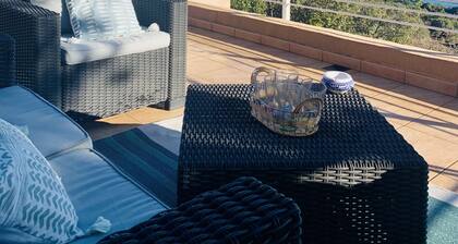 Maison Spacieuse et Sereine Avec vue Imprenable sur la mer