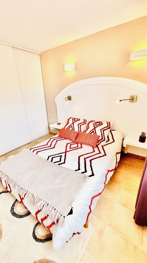 3 bedrooms, iron/ironing board, travel cot, free WiFi - Maison Spacieuse et Sereine Avec vue Imprenable sur la mer (Sari-Solenzara)