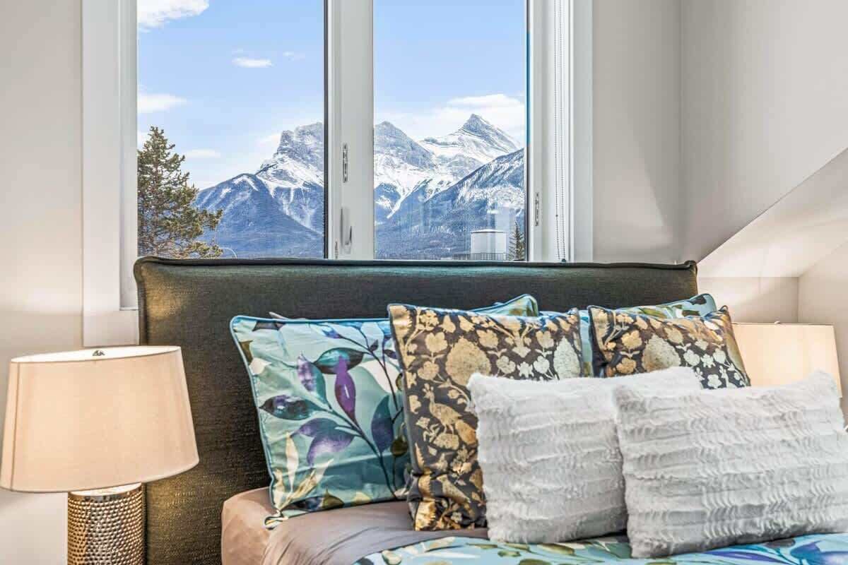 5 Schlafzimmer, Schreibtisch, Bügeleisen/Bügelbrett, Reisekinderbett