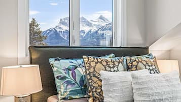 5 Schlafzimmer, Schreibtisch, Bügeleisen/Bügelbrett, Reisekinderbett